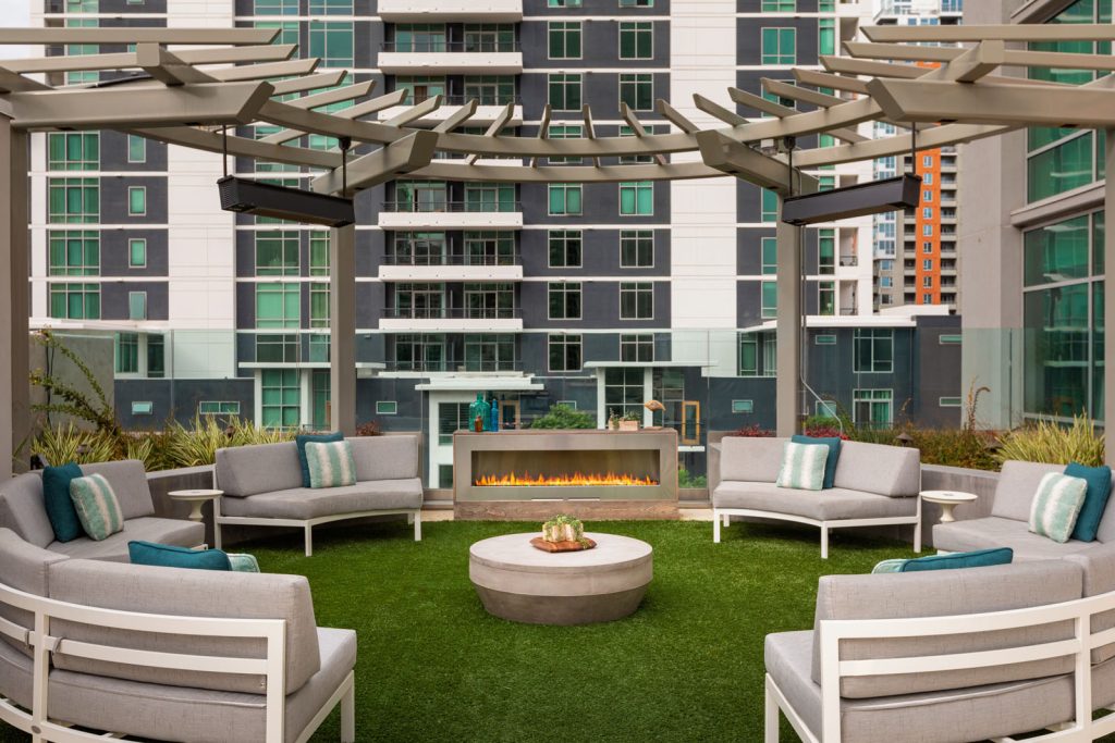 Lido Deck Lounge